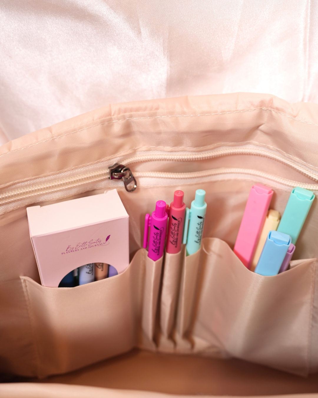 Pen and highlighter pockets inside the Travel Tote